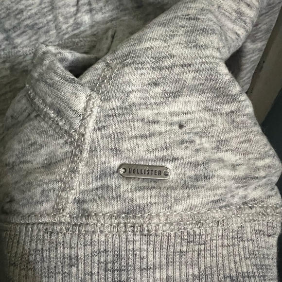 Hollister half-zip - Picture 3 of 3